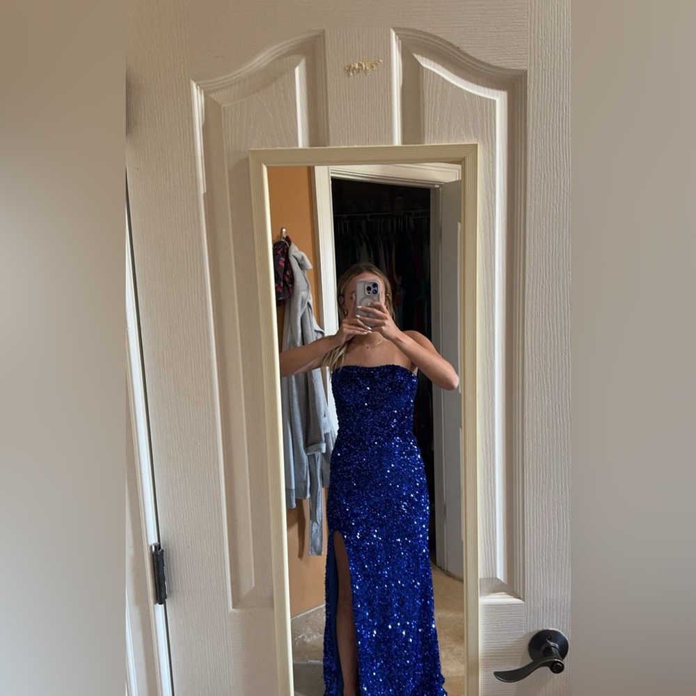 Royal blue prom dress!!